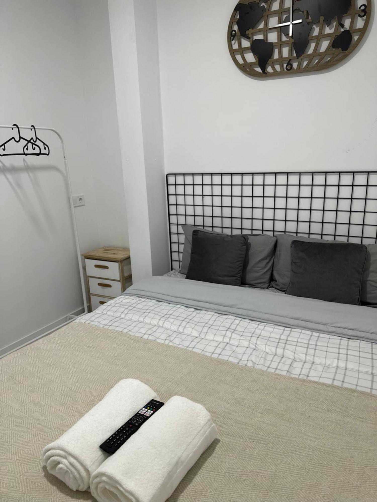 Rooms Mediavilla Madrid Dış mekan fotoğraf
